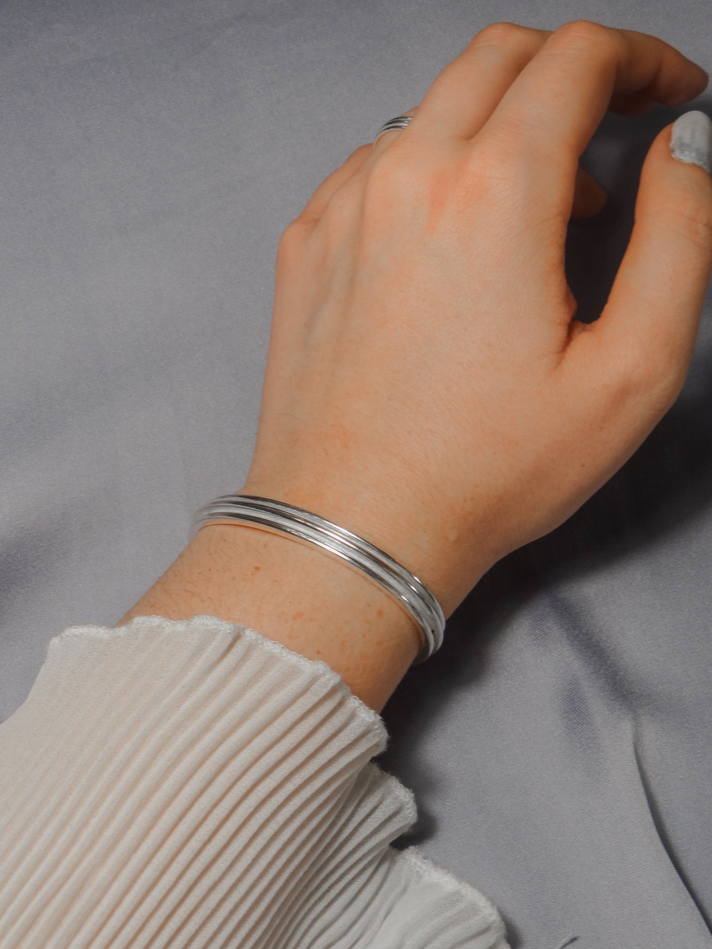 Column Base Bold Bracelet [Silver]